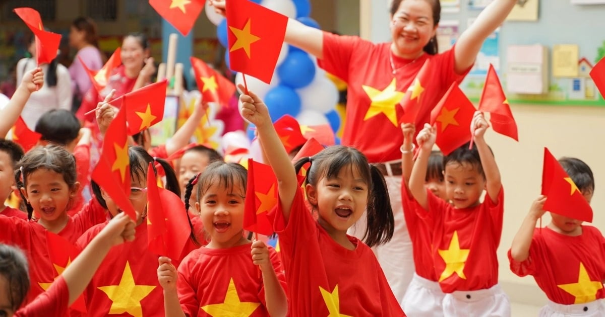 Giáo dục sau ngày thống nhất: Từ lớp học đêm đến "huân chương" lòng dân