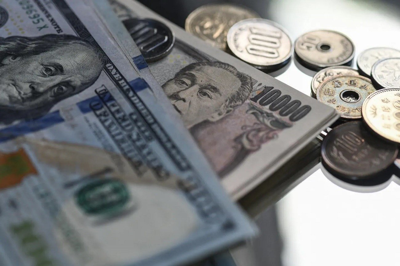 Tỷ giá Yên Nhật hôm nay 15 Đồng Yên tăng nhẹ khi USD suy yếu