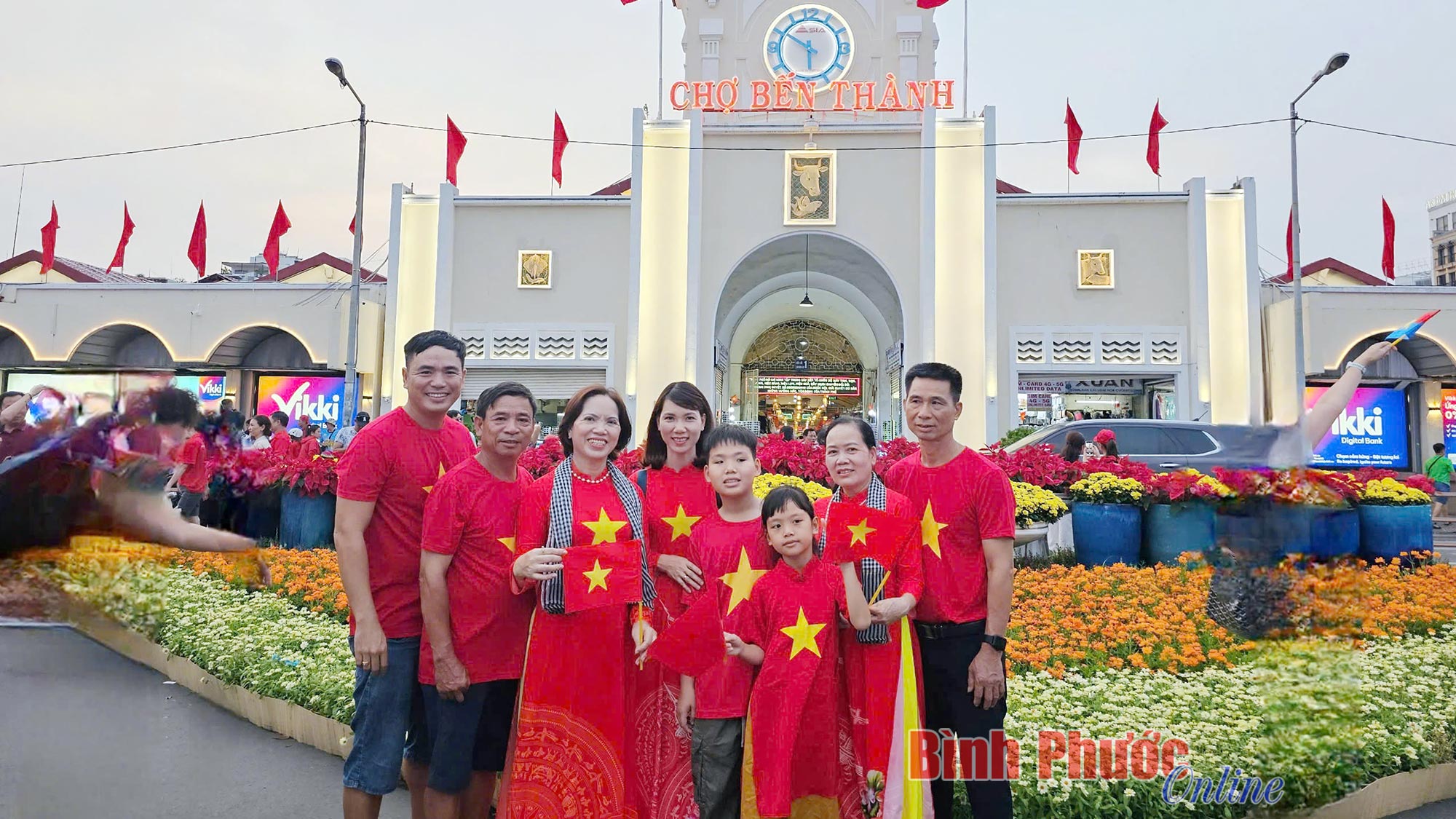 Từ khắp địa phương, chung niềm tự hào