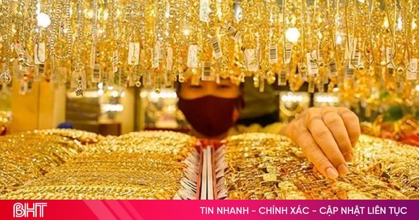 Giá vàng hôm nay 1/5/2025: Giá vàng thế giới hạ nhiệt