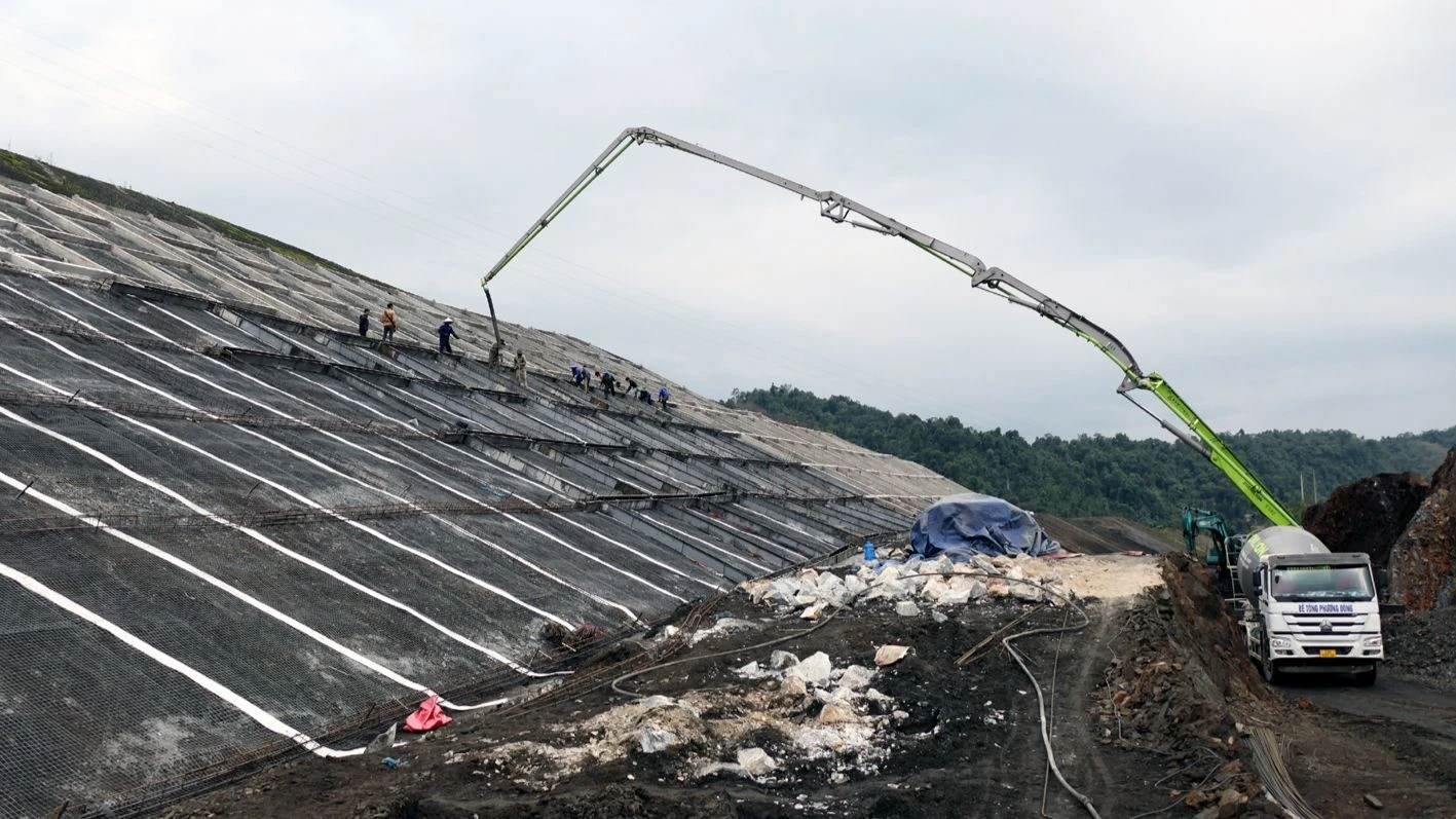 [Photo] Ha Giang : De nombreux projets clés en construction pendant la période des vacances photo 3