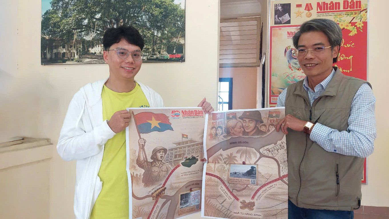 Bạn đọc thích thú đón nhận ấn phẩm phụ san đặc biệt của Báo Nhân Dân