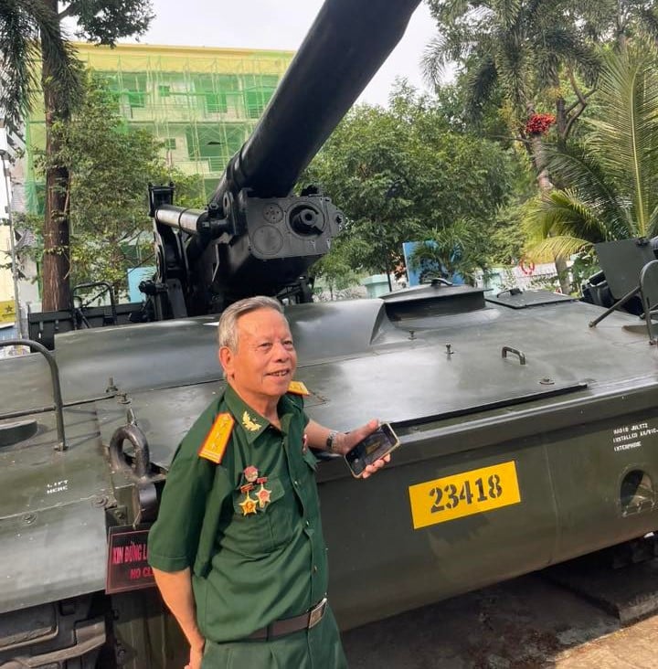 Người cựu chiến binh vào Nam chiến đấu từ năm 1969, bên khẩu pháo được mệnh danh là "Vua chiến trường" của địch.