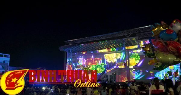 Chương trình nghệ thuật và trình diễn 3D Mapping kỷ niệm 50 năm Ngày Giải phóng miền Nam