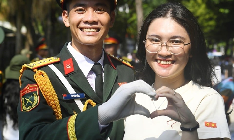 Nhân dân trong đại lễ - Báo và Đài Phát thanh Truyền hình Lạng Sơn