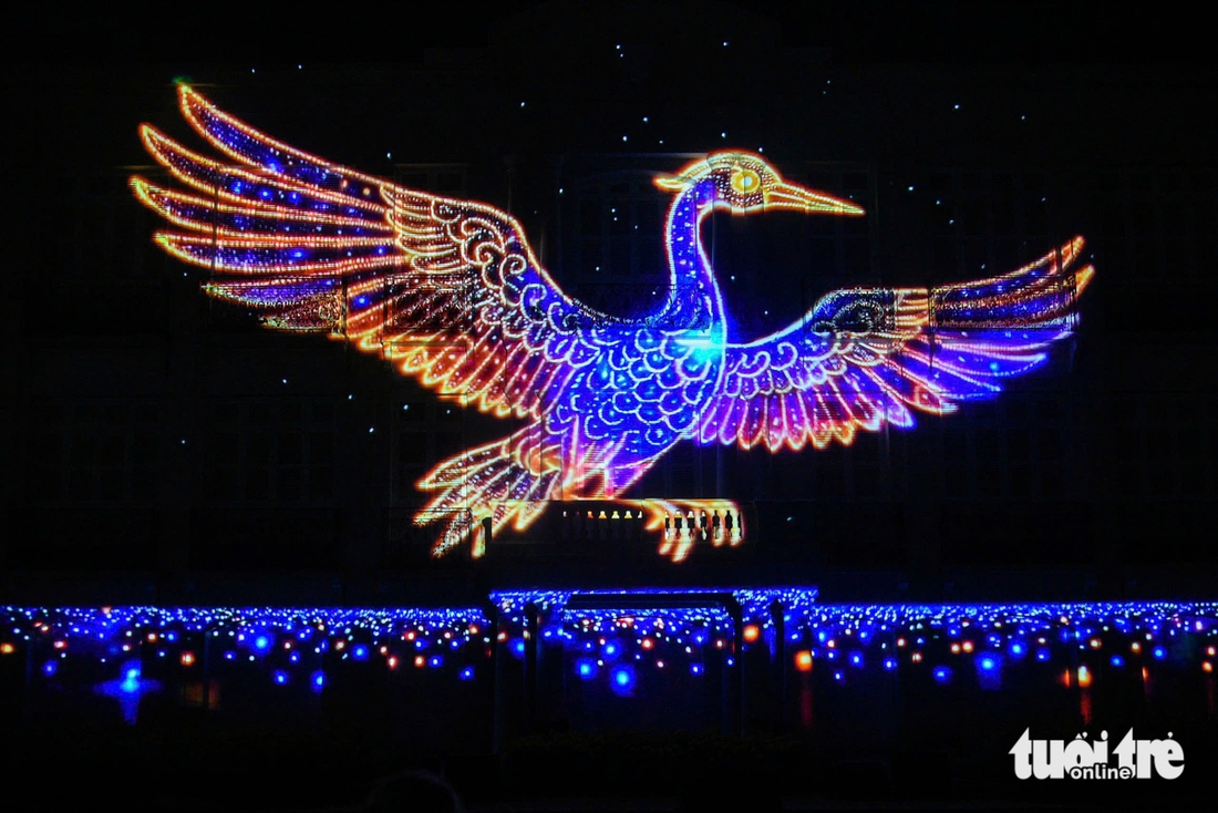 Trải nghiệm thú vị với màn trình chiếu 3D Mapping trên tòa nhà 125 năm tuổi tại Đà Nẵng - Ảnh 3.