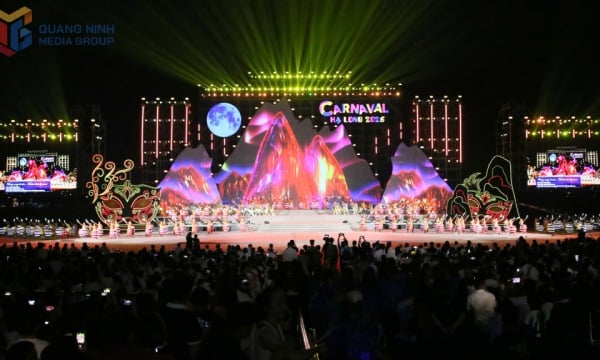 Aufregender Ha Long-Karneval 2025 „Erbe verbinden – strahlender Pionier“