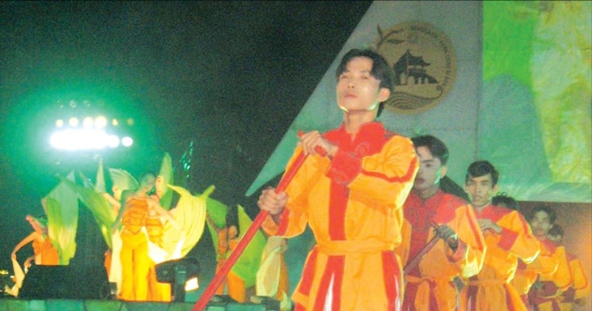"ផ្ញើ" តន្ត្រីប្រជាប្រិយក្នុងពិធីបុណ្យ...
