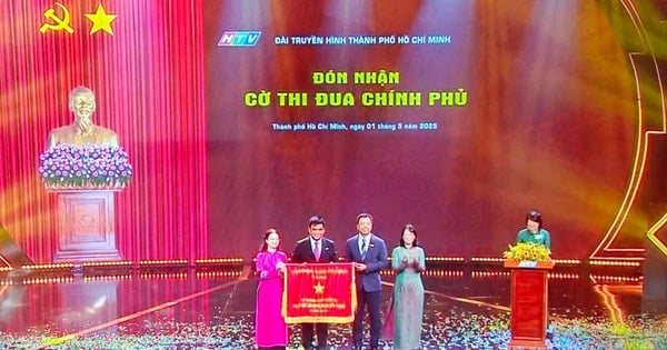 Đài truyền hình TP Hồ Chí Minh đón nhận Huân chương Lao động hạng Nhất