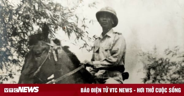 Vị tướng được Bác Hồ đặt biệt danh 'cây gỗ mun'