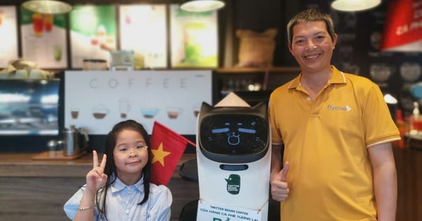 Enjoy the 4 robots named Bao, Tu, Chi, Thu serving at the coffee shop