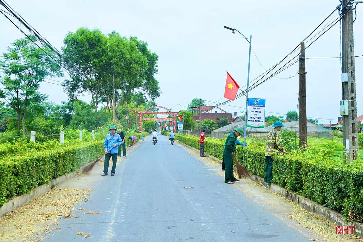 Về thị trấn Đức Thọ những ngày này, bức tranh đô thị văn minh ngày càng rõ nét bởi phong trào xây dựng nông thôn mới vẫn được người dân địa phương duy trì thường xuyên.