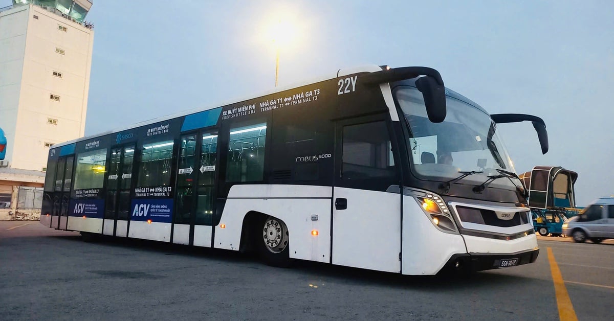Tân Sơn Nhất có xe buýt miễn phí chạy đường nội bộ để khách nối chuyến