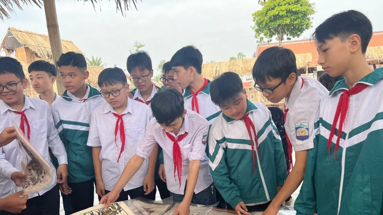 Bac Ninh មានភាពអ៊ូអរជាមួយសកម្មភាពវប្បធម៌ក្នុងឱកាសវិស្សមកាលរូបថត ១
