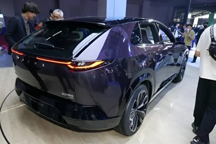 Mazda EZ-60 