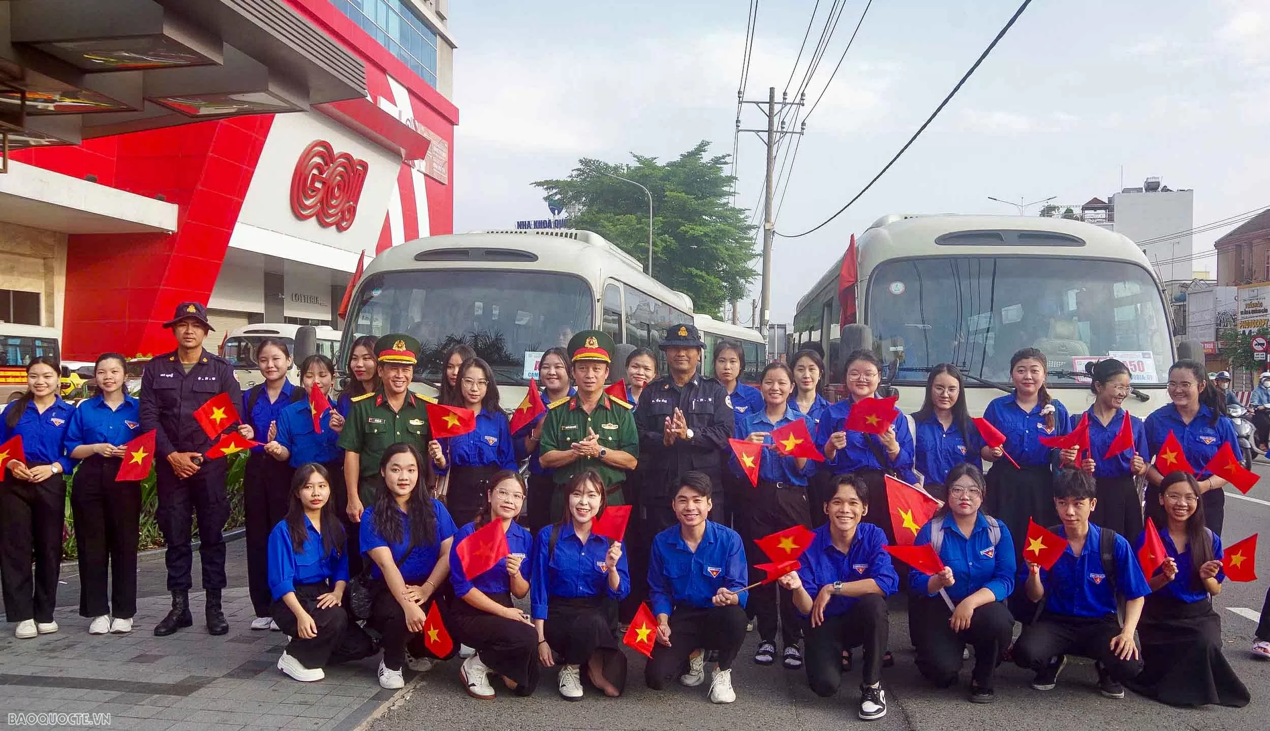 Việt Nam tiễn các đoàn Quân đội Trung Quốc, Lào, Campuchia về nước Việt Nam tiễn các đoàn Quân đội Trung Quốc, Lào, Campuchia hoàn thành nhiệm vụ diễu binh về nước