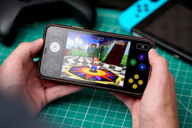 iPhone đã có thể chạy giả lập máy chơi game Nintendo Switch - Ảnh 1.