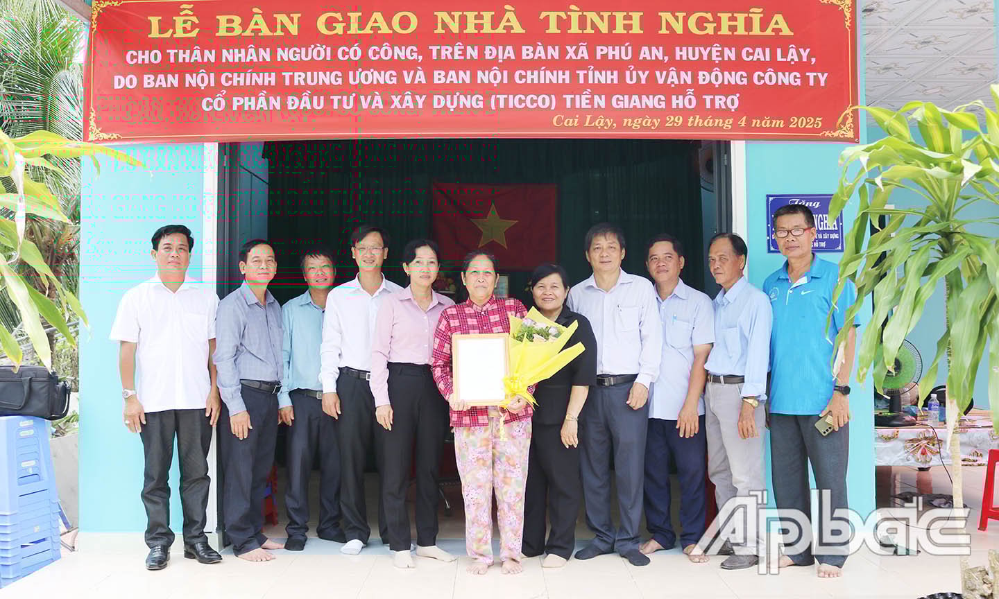 Huyện Cai Lậy: Bàn giao nhà tình nghĩa