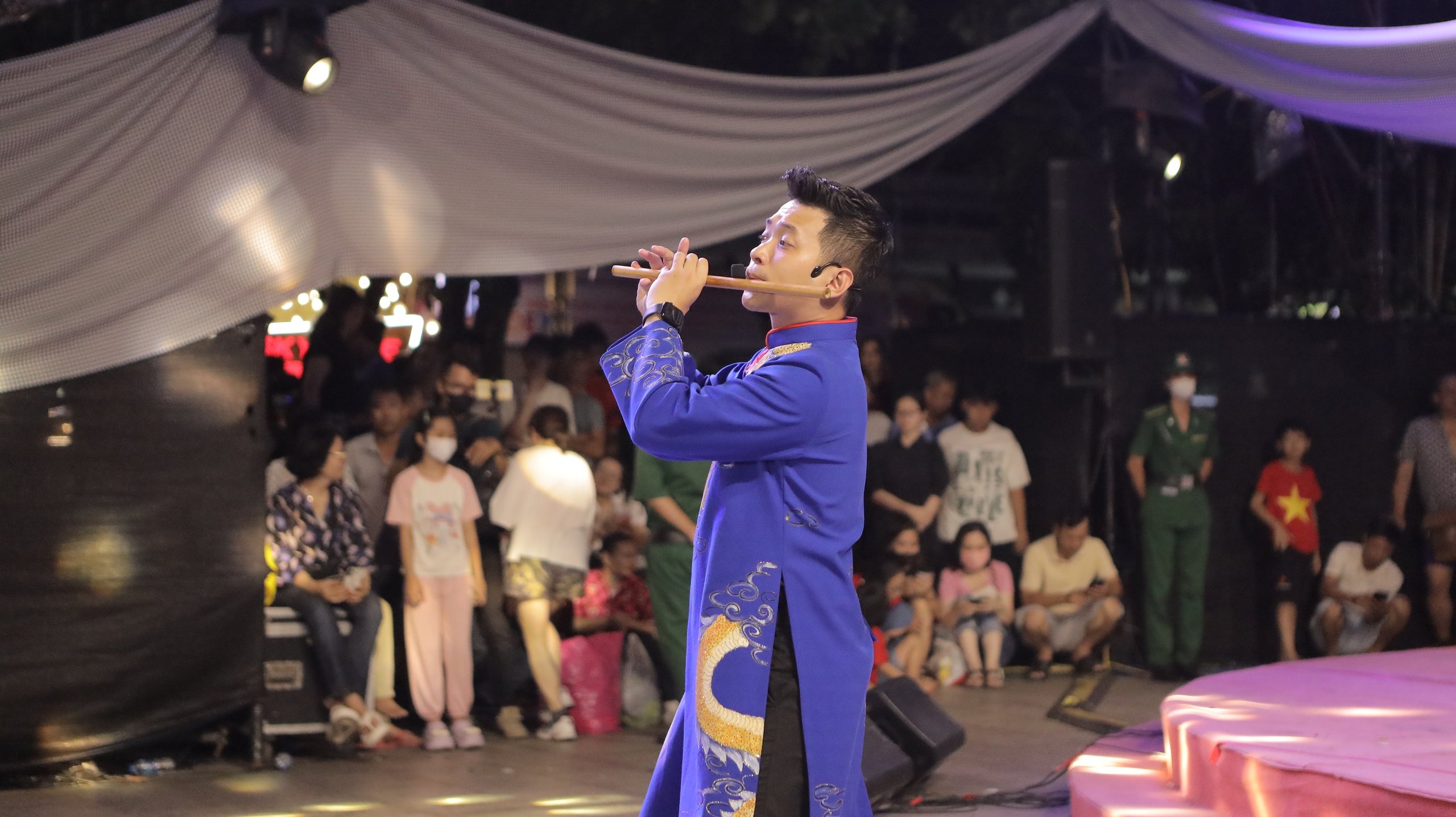 Cẩm Ly, Phương Mỹ Chi hát dân ca giữa hàng chục ngàn khán giả- Ảnh 7.
