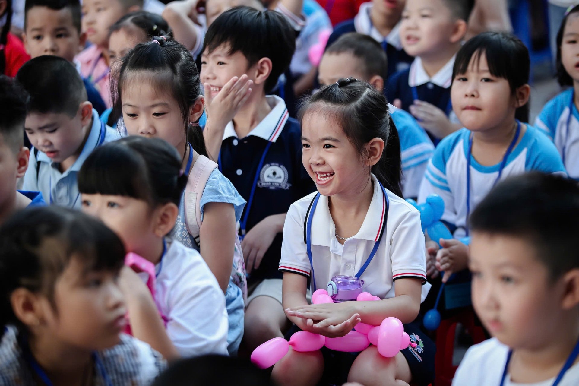 Giáo dục sau ngày thống nhất: Từ lớp học đêm đến huân chương lòng dân - 16