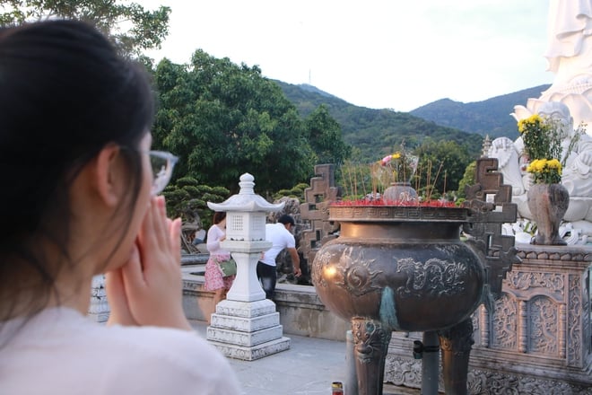 Đà Nẵng dịp lễ 30.4 - 1.5: Du khách ùn ùn đổ về các điểm du lịch- Ảnh 4.