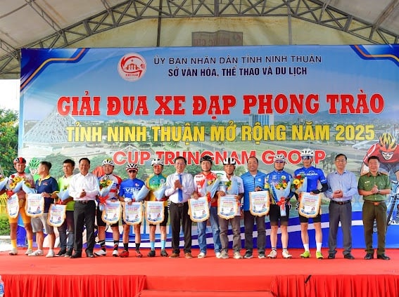 Hơn 100 VĐV tranh tài giải đua xe đạp phong trào Ninh Thuận mở rộng 2025- Ảnh 2.