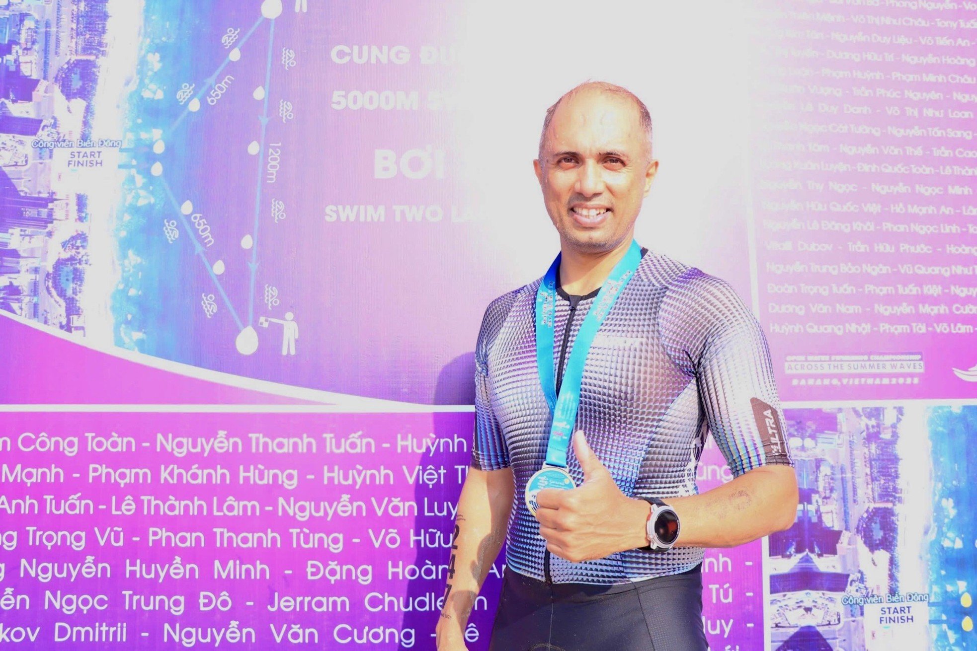 300 người đua tranh ‘vượt sóng’ biển Đà Nẵng ảnh 10