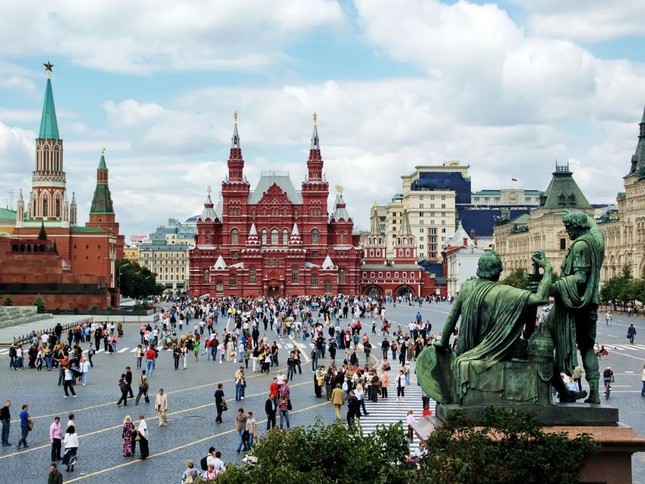 ¿Qué significa también Plaza Roja en ruso antiguo?