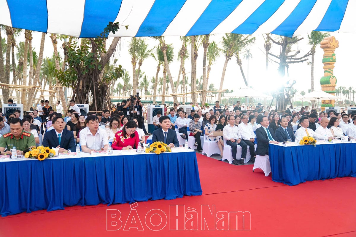 Tưng bừng khai trương Công viên nước  Sun World Hà Nam