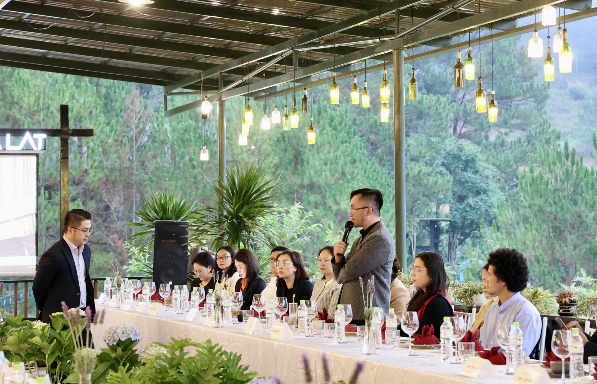 Mr. Tuong Huu Loc - Vice Chairman of Lam Dong Tourism Association discussed new opportunities for Lam Dong tourism.
