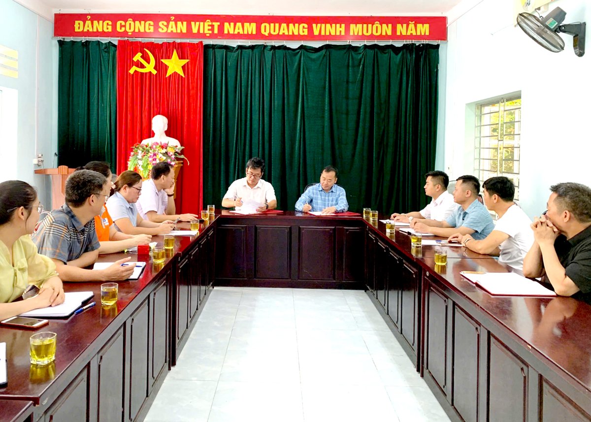 Lãnh đạo BQL Công viên địa chất toàn cầu Cao nguyên đá Đồng Văn ký kết biên bản ghi nhớ hợp tác với BQL Vườn quốc gia Du Già.