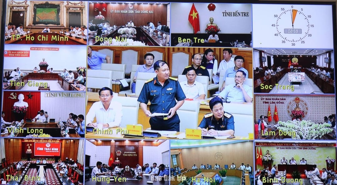 Cuộc họp được kết nối với đầu cầu các địa phương.