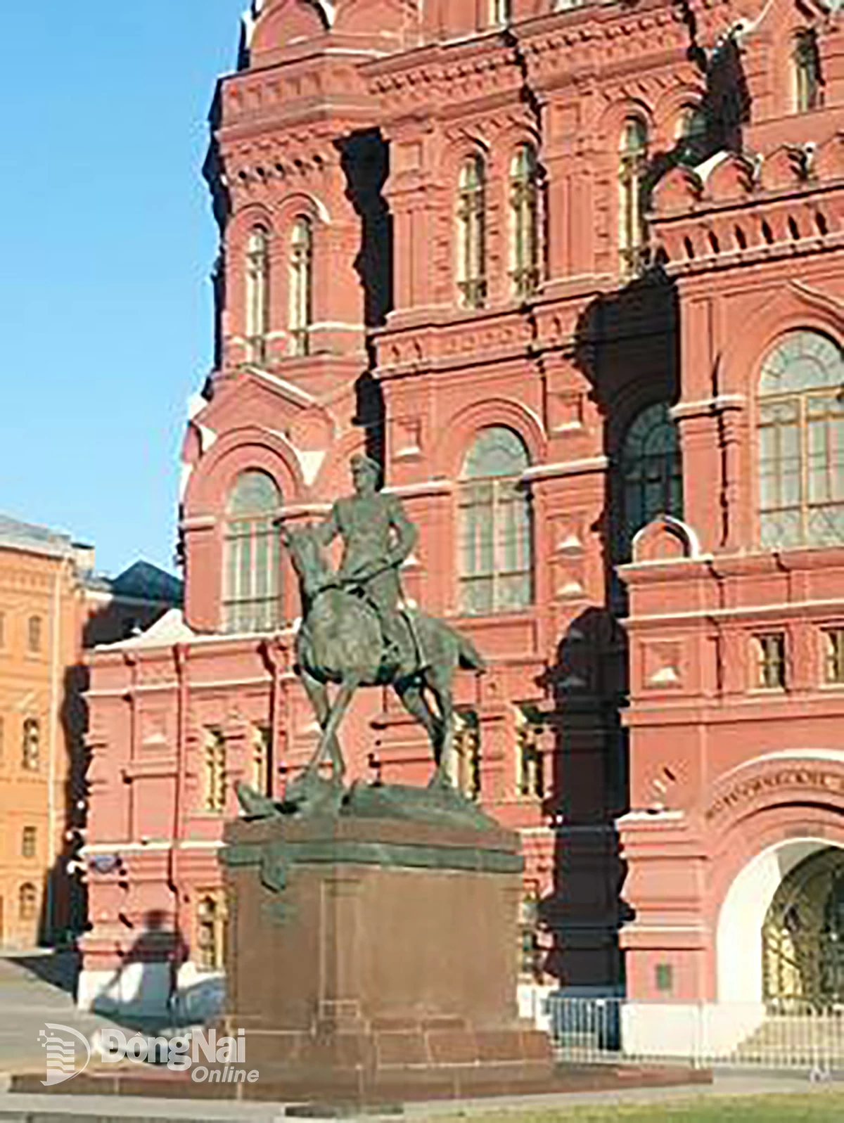Monumento al mariscal Georgi Konstantinovich Zhukov. Foto de : Q.H