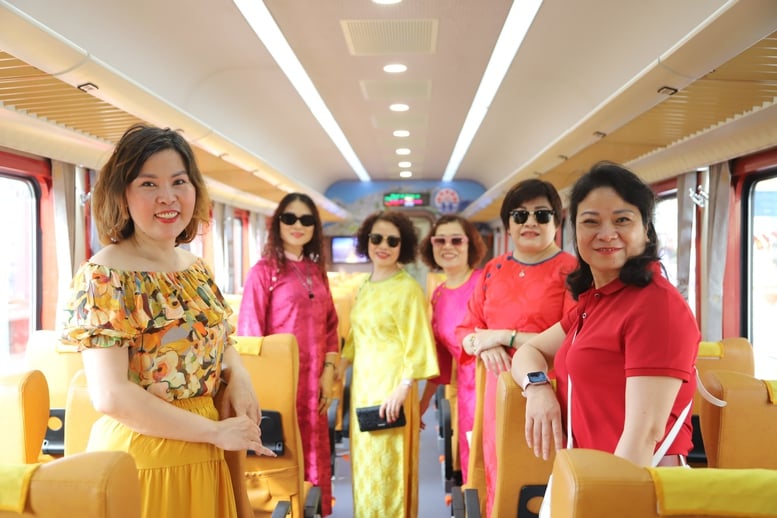 Khai trương đoàn tàu chất lượng cao 'Hoa Phượng đỏ' kết nối Hà Nội – Hải Phòng- Ảnh 5.