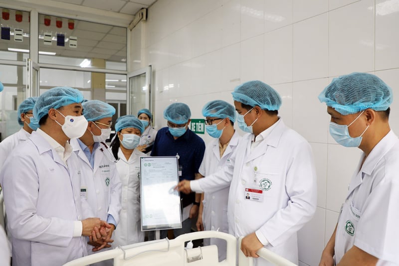 Chuyển đổi số tại các bệnh viện: Tiết kiệm hàng trăm tỷ, người dân được lợi -0
