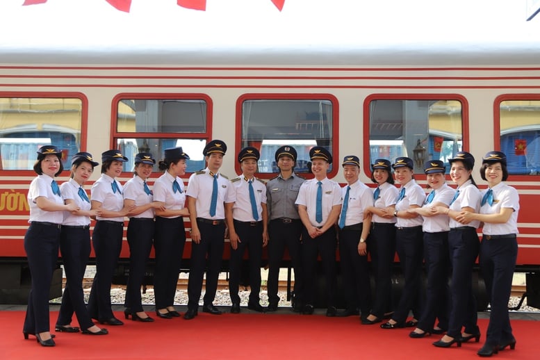 Khai trương đoàn tàu chất lượng cao 'Hoa Phượng đỏ' kết nối Hà Nội – Hải Phòng- Ảnh 6.