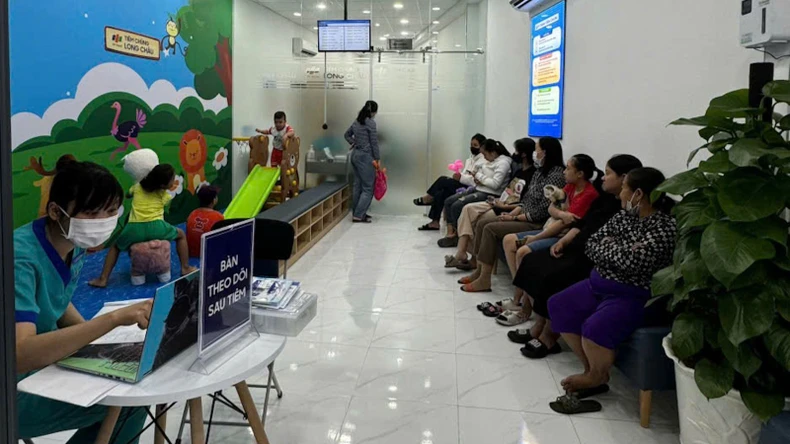 Bình Thuận đẩy nhanh tiến độ tiêm vắc xin phòng chống sởi ảnh 1