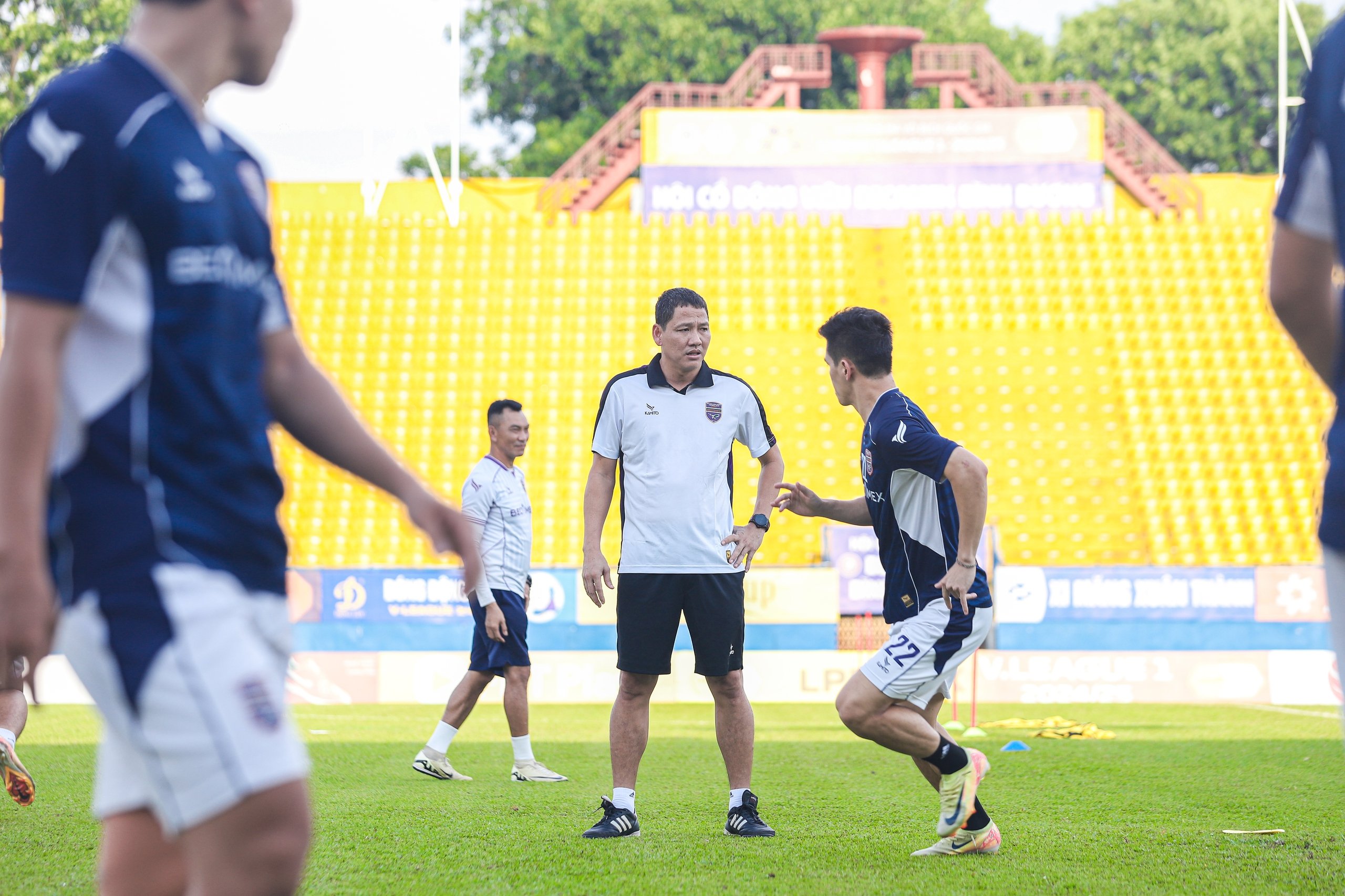 HAGL sáng cửa, Hải Phòng không còn nơm nớp: Nhưng cuộc chiến trụ hạng V-League vẫn dữ dội- Ảnh 2.