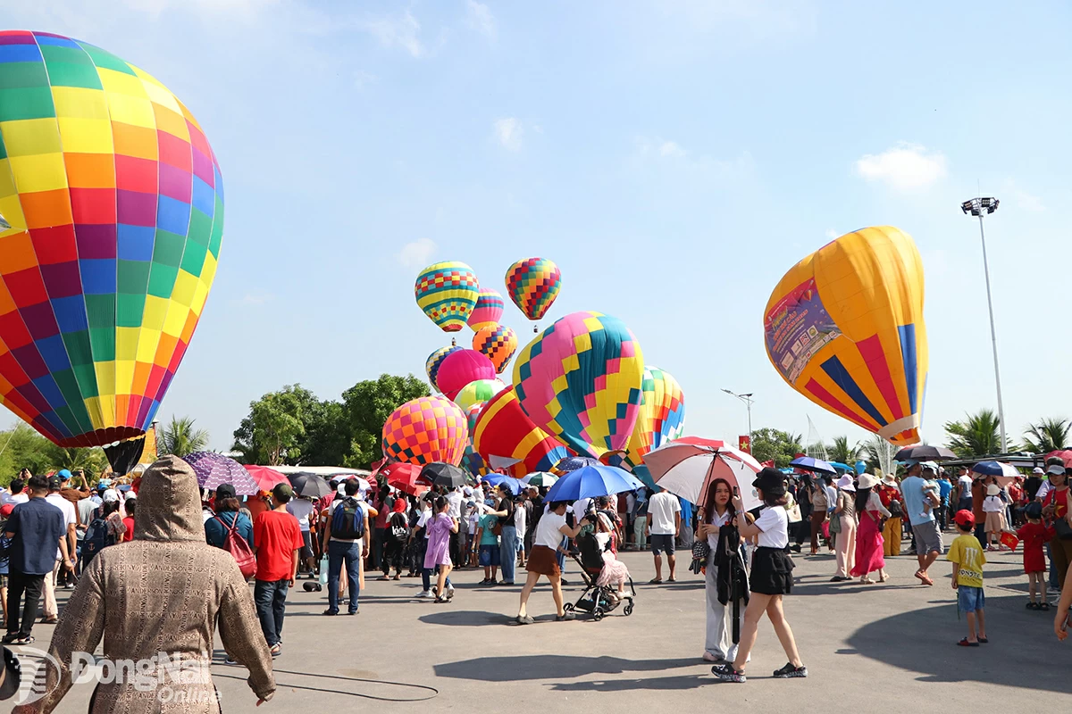 Sự kiện Festival Khinh khí cầu
Đồng Nai giúp kích cầu du lịch
hiệu quả.
Ảnh: NGỌC LIÊN