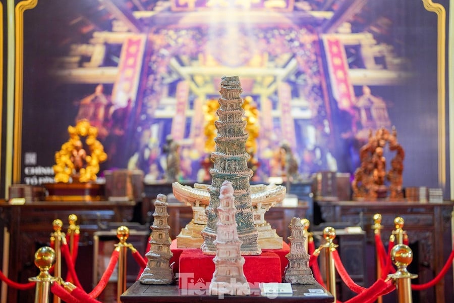 Bộ tháp thờ thời Lý, nguồn gốc Bắc Ninh.