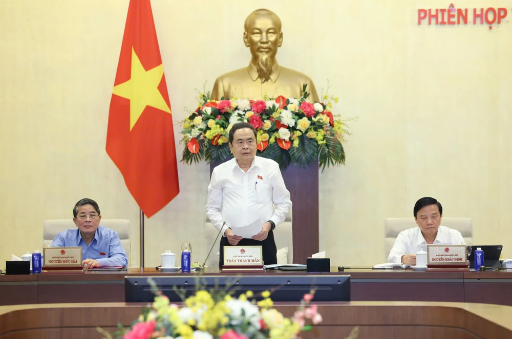 ប្រធានរដ្ឋសភាលោក Tran Thanh Man ថ្លែងសុន្ទរកថាបើកសម័យប្រជុំលើកទី៤៥ នៃគណៈកម្មាធិការអចិន្ត្រៃយ៍រដ្ឋសភា នារសៀលថ្ងៃទី១០ ឧសភា។​ រូបថត QUANG PHUC