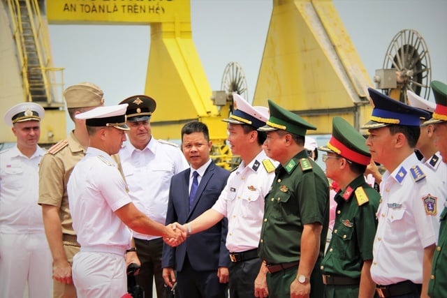 Hạm đội Thái Bình Dương Hải quân Nga huấn luyện với Hải quân Việt Nam - Ảnh 4.