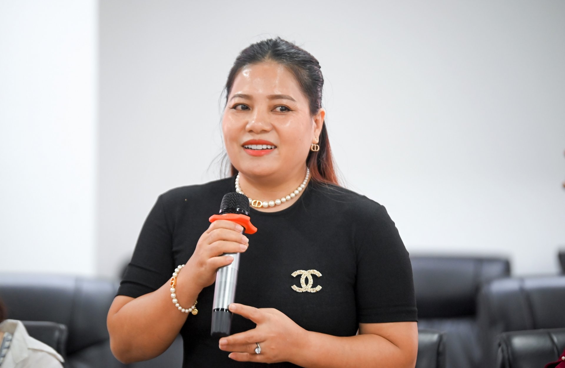 Đại diện doanh nghiệp cung ứng bơ 034 trao đổi tại Chương trình