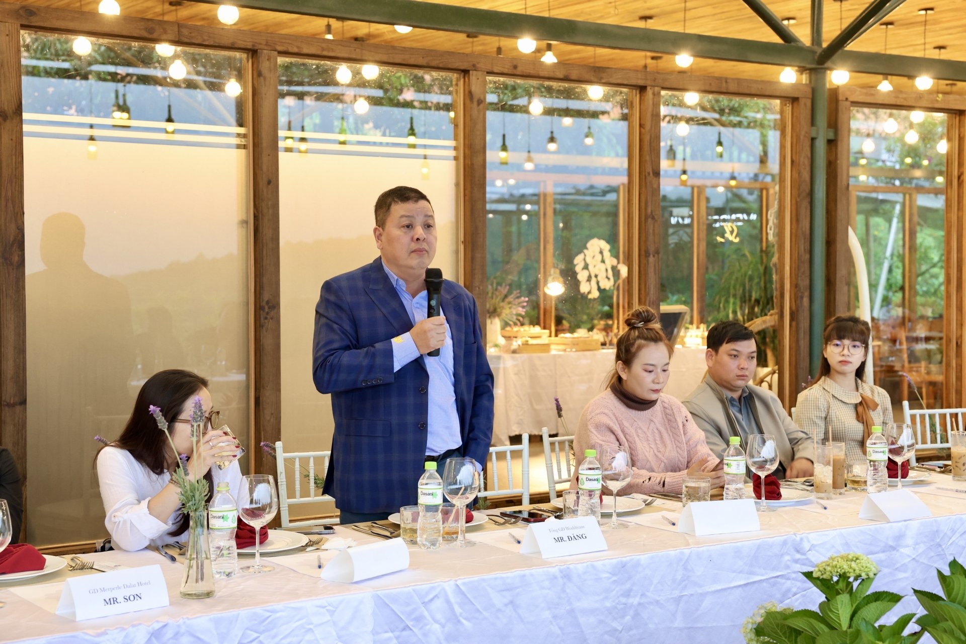 Mr. Doan Hai Dang - General Director of Worldtrans, shares tourism experience with Lam Dong businesses