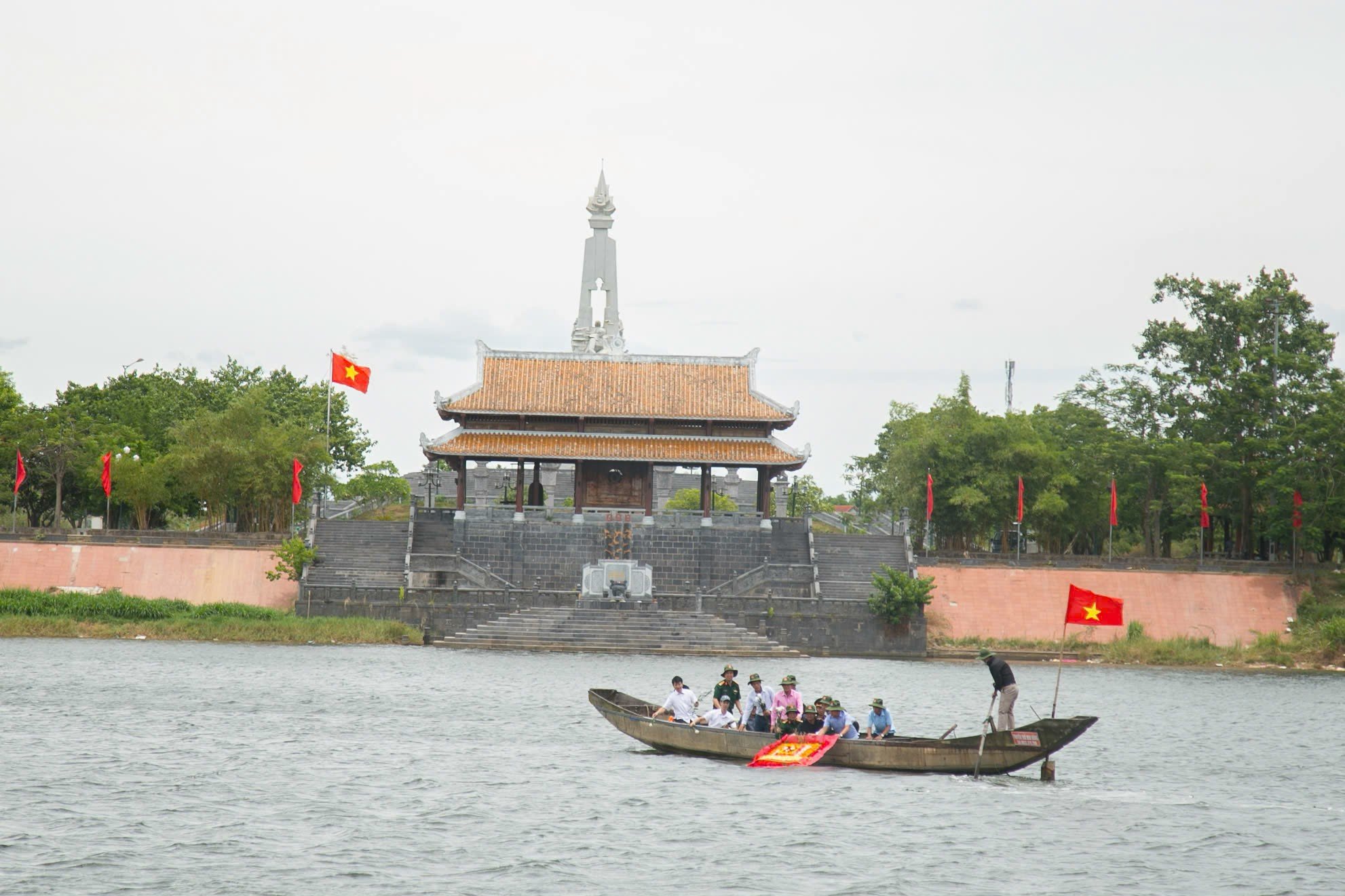 The river flows with the history of the country