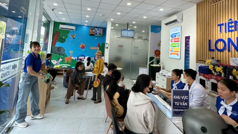 Bình Thuận đẩy nhanh tiến độ tiêm vắc xin phòng chống sởi ảnh 4
