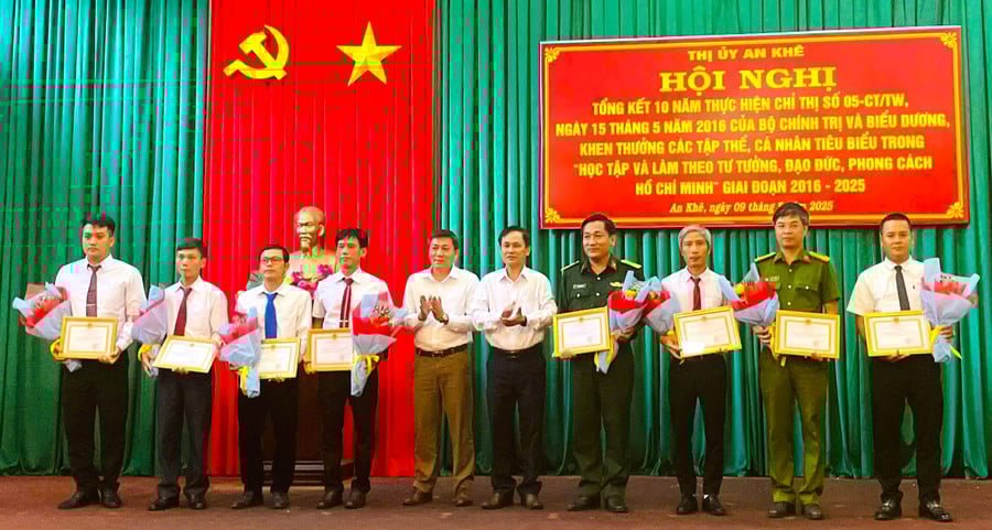 2435bf70ebe159bf00f0.jpg