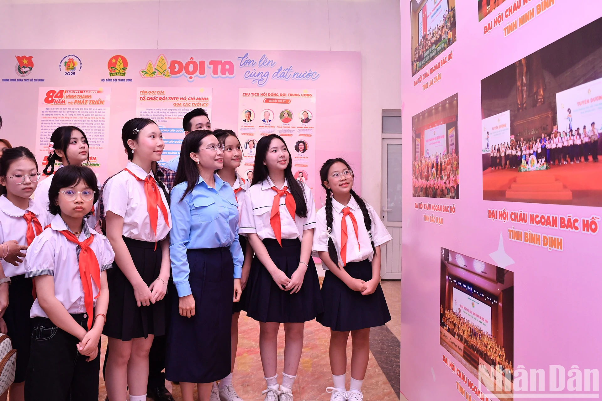 [Ảnh] Ngắm những kỷ vật của Anh hùng Kim Đồng tại Phố đi bộ hồ Hoàn Kiếm ảnh 1