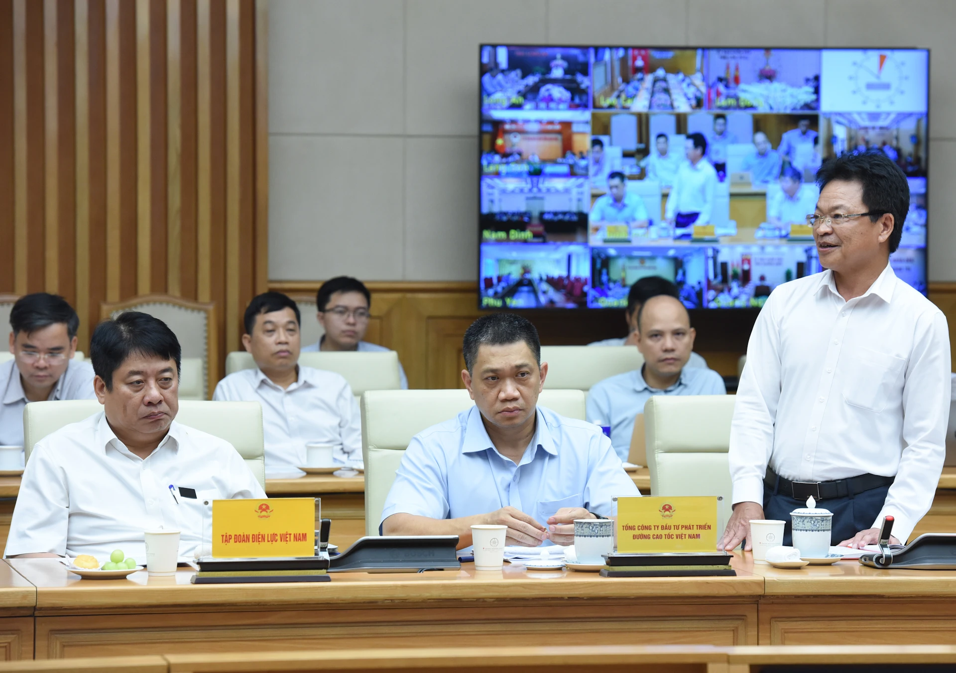 [Ảnh] Thủ tướng Phạm Minh Chính chủ trì phiên họp Ban Chỉ đạo các công trình, dự án trọng điểm ngành giao thông vận tải ảnh 6