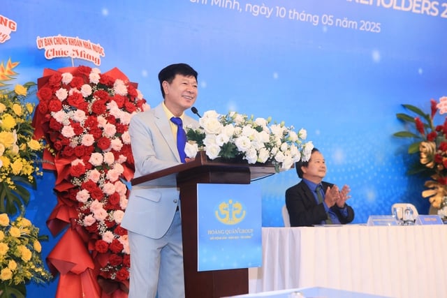 Chủ tịch địa ốc Hoàng Quân: "Tôi thương cổ đông mà cũng là thương tôi..."- Ảnh 1.